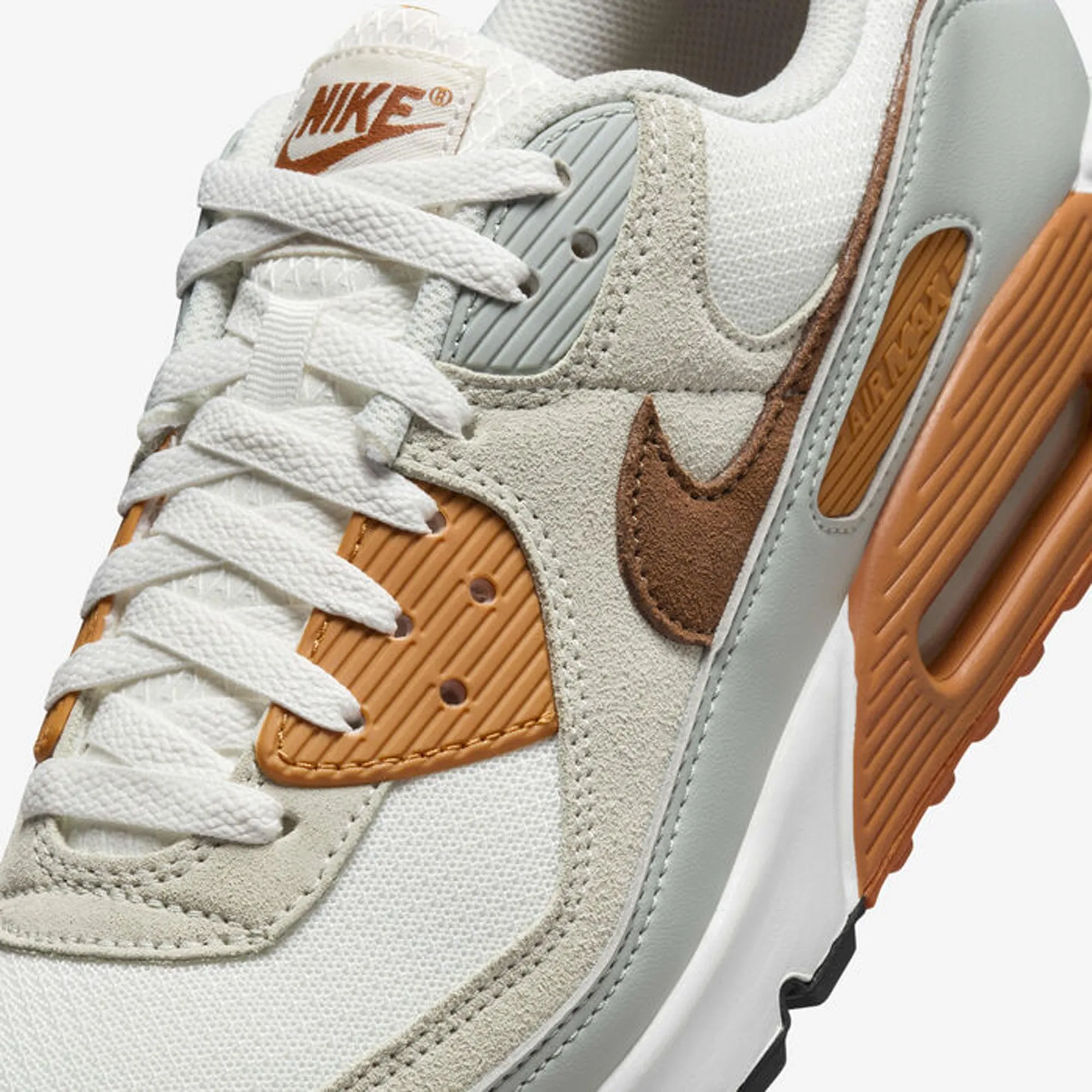 Nike | AIR MAX 90  { SUMMIT WHITE/LT BRITISH TAN-MONARCH