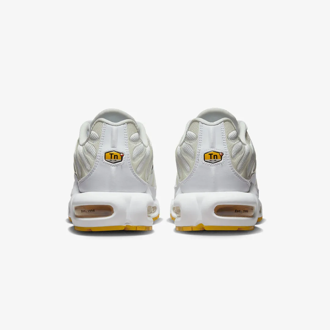 Nike | AIR MAX PLUS SE  { WHITE