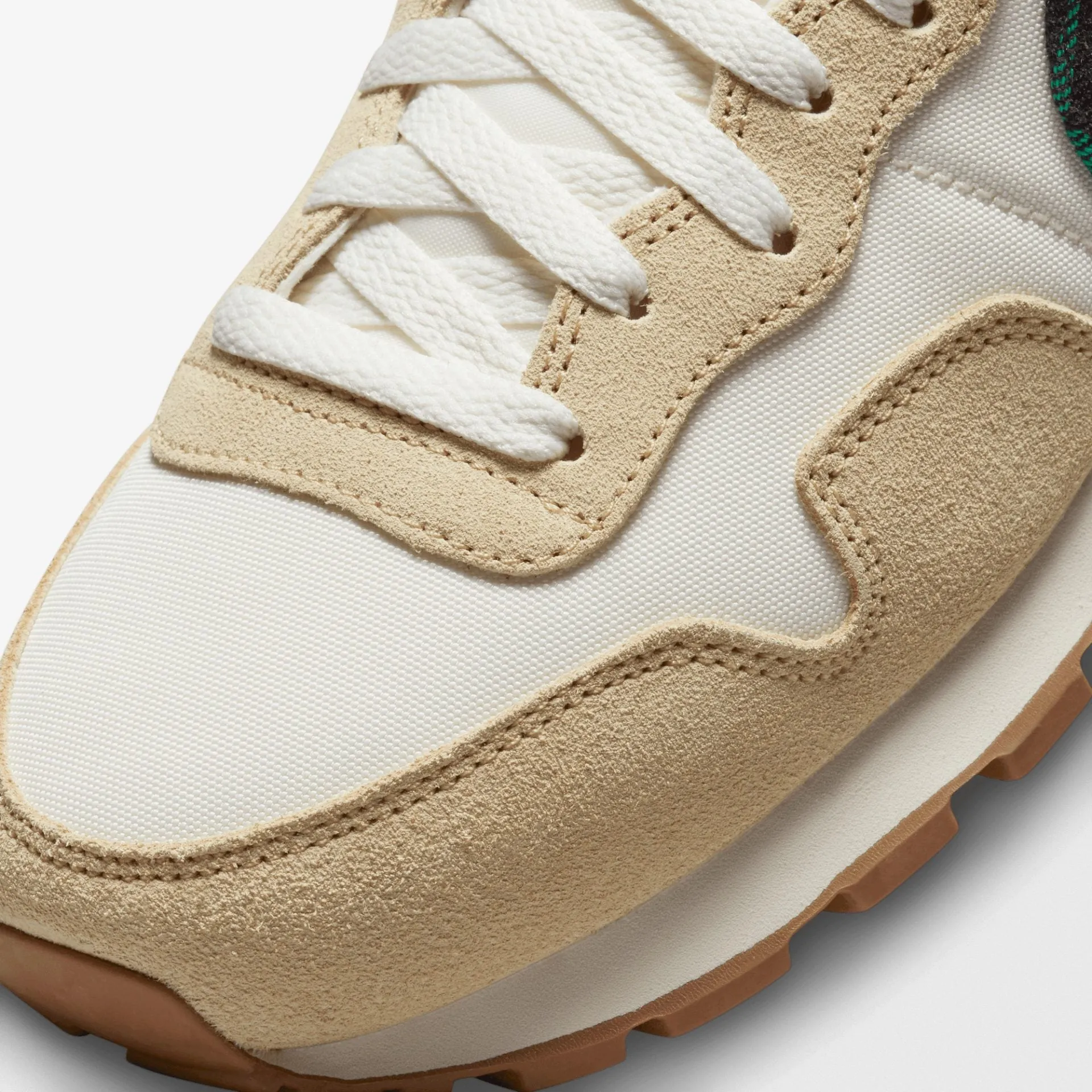 Nike | AIR PEGASUS '83 SE { PALE IVORY/STADIUM GREEN-TEAM GOLD