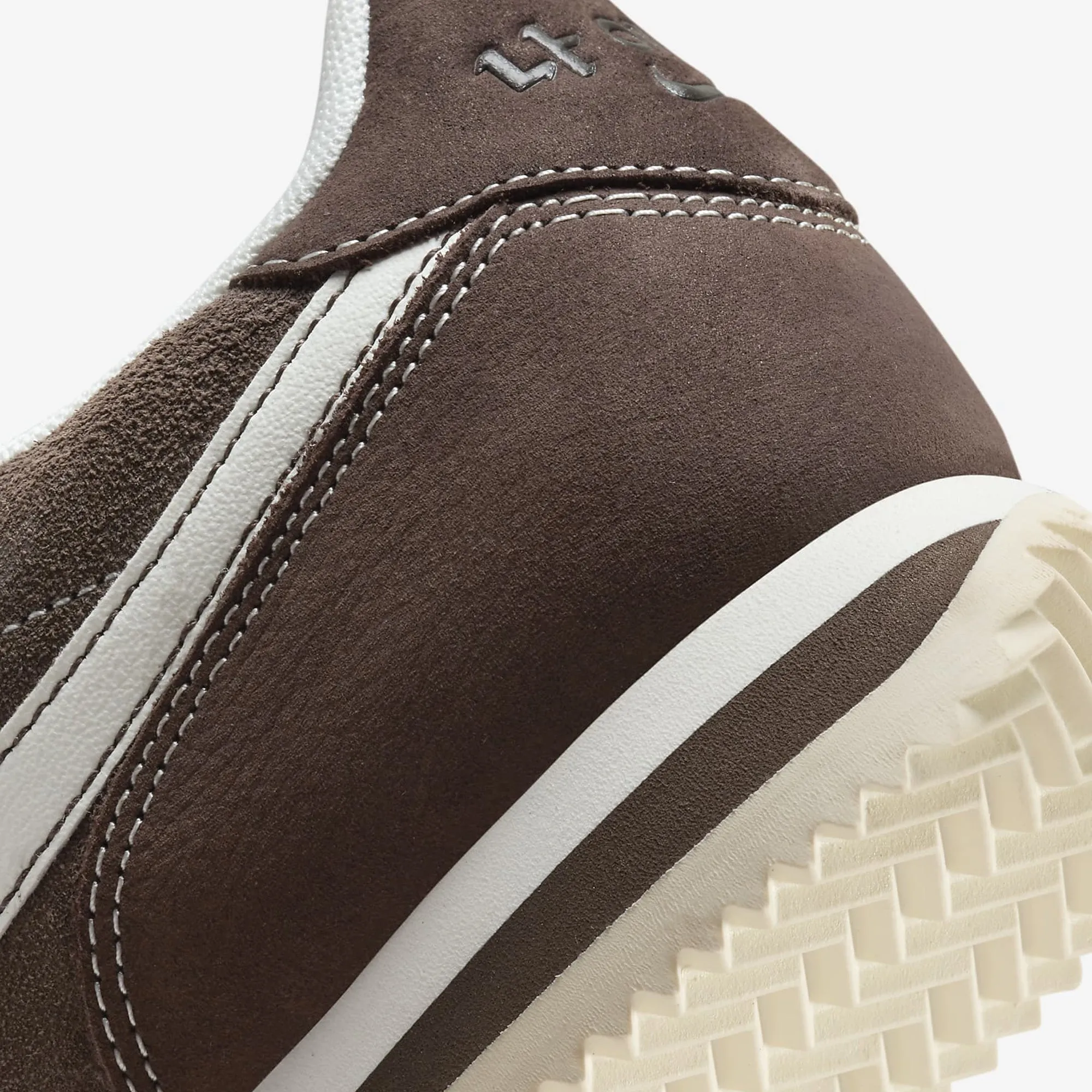 Nike | CORTEZ SE  { BAROQUE BROWN/SAIL-COCONUT MILK