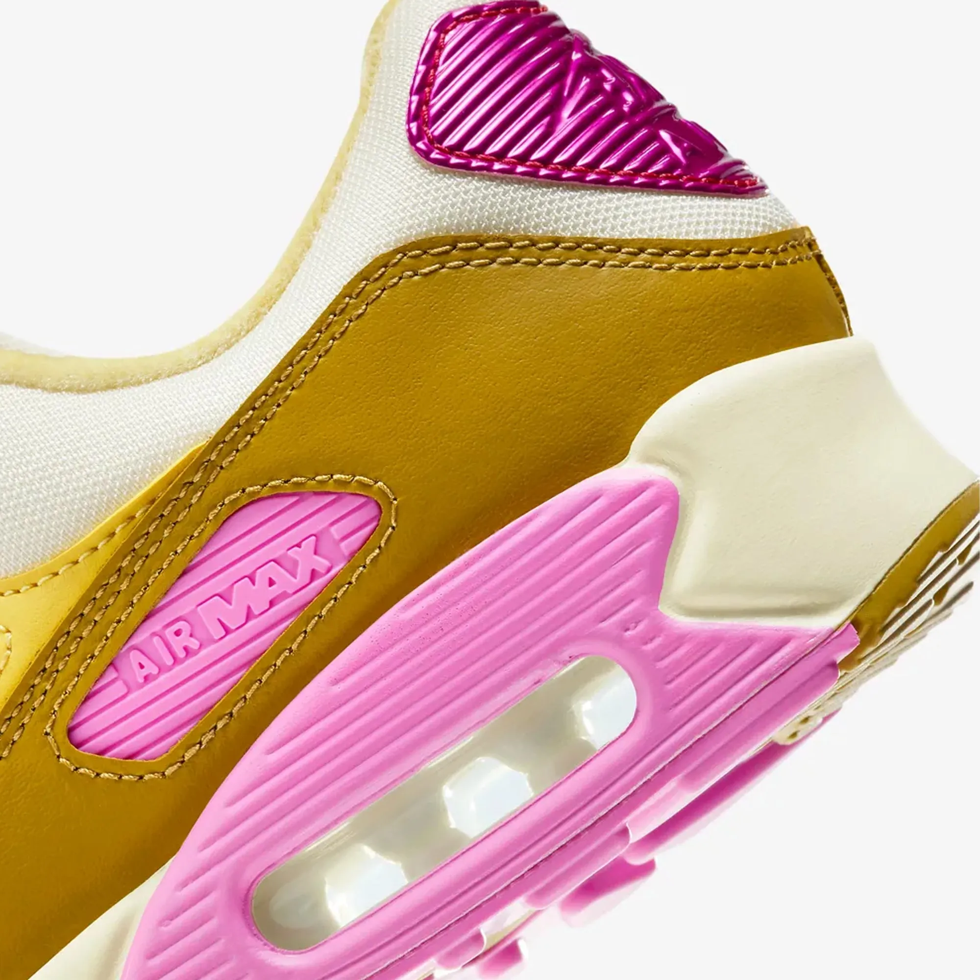 Nike | WMN'S AIR MAX 90 SE  { COCONUT MILK/PLAYFUL PINK-SATURN GOLD